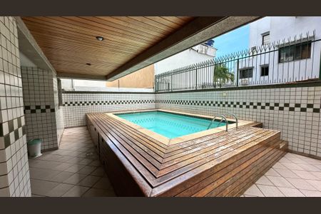 Apartamento à venda com 118m², 3 quartos e 2 vagas Apartamento à venda com 118m², 3 quartos e 2 vagasÁrea comum - Piscina