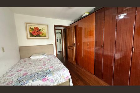 Apartamento à venda com 118m², 3 quartos e 2 vagas Apartamento à venda com 118m², 3 quartos e 2 vagasQuarto 1