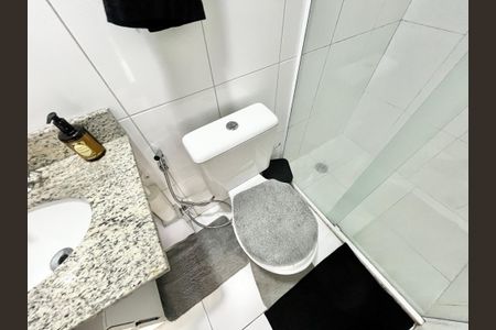 Apartamento à venda com 55m², 2 quartos e 1 vaga Apartamento à venda com 55m², 2 quartos e 1 vagaBanheiro da Suíte