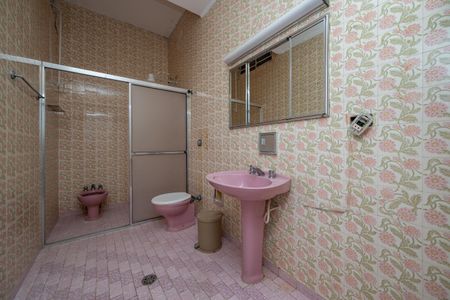 Casa à venda com 155m², 3 quartos e 2 vagasBanheiro