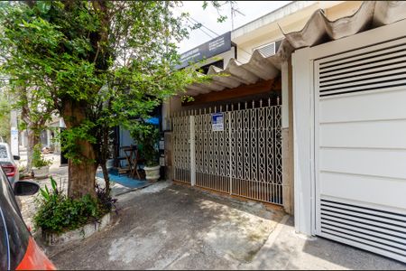 Casa à venda com 99m², 2 quartos e 1 vaga Casa à venda com 99m², 2 quartos e 1 vagaFachada