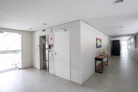 Apartamento à venda com 55m², 2 quartos e 1 vagaHall social