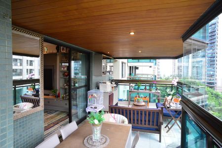 Apartamento à venda com 139m², 3 quartos e 2 vagas Apartamento à venda com 139m², 3 quartos e 2 vagasVaranda