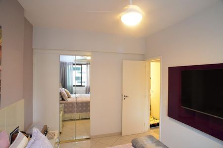 Apartamento à venda com 139m², 3 quartos e 2 vagas Apartamento à venda com 139m², 3 quartos e 2 vagasSuíte