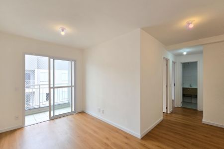 Apartamento à venda com 49m², 2 quartos e 1 vaga Apartamento à venda com 49m², 2 quartos e 1 vagaSala