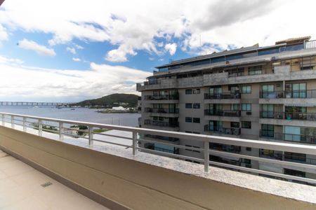 Apartamento à venda com 201m², 3 quartos e 2 vagas Apartamento à venda com 201m², 3 quartos e 2 vagasVista da Suíte Canadense 2