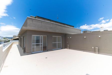 Apartamento à venda com 201m², 3 quartos e 2 vagas Apartamento à venda com 201m², 3 quartos e 2 vagasCobertura