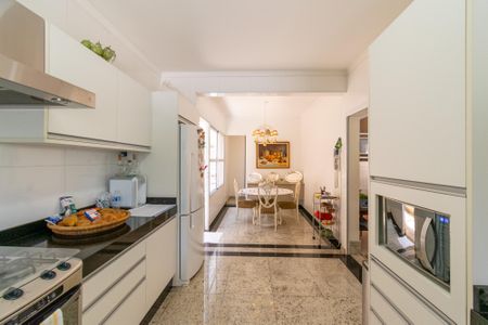 Casa à venda com 360m², 4 quartos e 6 vagasCozinha/Copa