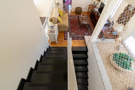 Casa à venda com 360m², 4 quartos e 6 vagasEscada