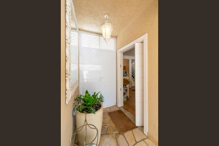 Casa à venda com 360m², 4 quartos e 6 vagasEntrada