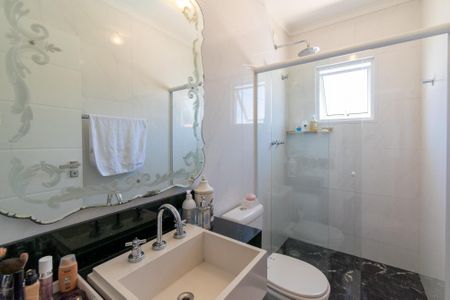 Casa à venda com 360m², 4 quartos e 6 vagasBanheiro da Suíte 3