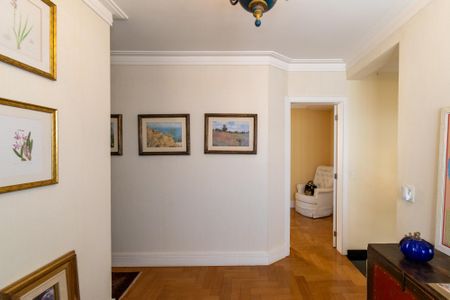 Casa à venda com 360m², 4 quartos e 6 vagasEscritório