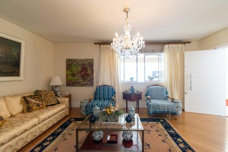 Casa à venda com 360m², 4 quartos e 6 vagasSala de Estar