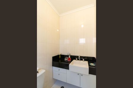 Casa à venda com 360m², 4 quartos e 6 vagasBanheiro da Suíte 2