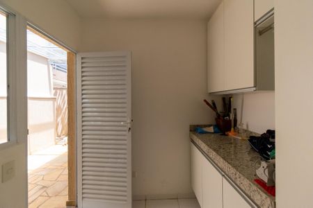 Casa à venda com 360m², 4 quartos e 6 vagasQuarto de Serviço