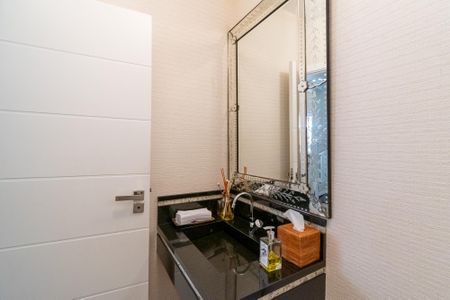 Casa à venda com 360m², 4 quartos e 6 vagasLavabo 