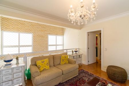 Casa à venda com 360m², 4 quartos e 6 vagasSala de TV