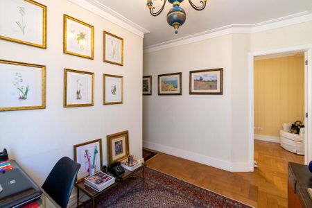 Casa à venda com 360m², 4 quartos e 6 vagasEscritório