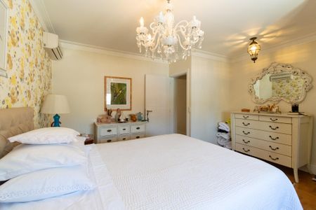 Casa à venda com 360m², 4 quartos e 6 vagasSuíte 3