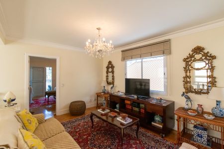 Sala de TV de casa à venda com 4 quartos, 360m² em Jardim Prudência, São Paulo