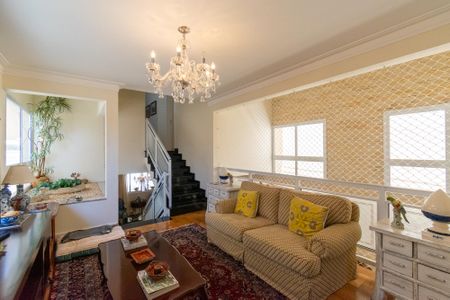 Casa à venda com 360m², 4 quartos e 6 vagasSala de TV