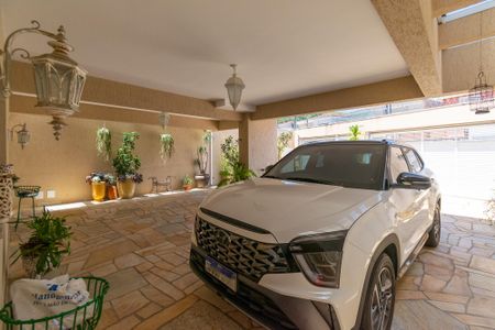 Casa à venda com 360m², 4 quartos e 6 vagasGaragem