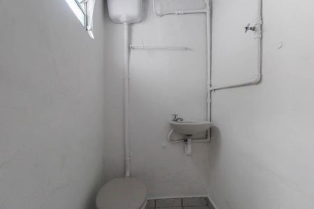 Banheiro de casa para alugar com 1 quarto, 35m² em Chácara Belenzinho, São Paulo