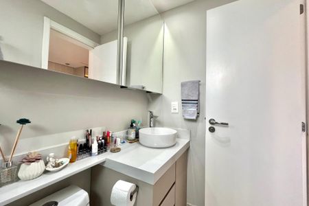 Apartamento para alugar com 135m², 3 quartos e 3 vagas Apartamento para alugar com 135m², 3 quartos e 3 vagasBanheiro da Suíte 1