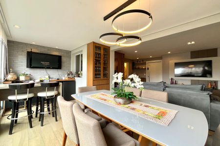 Apartamento para alugar com 135m², 3 quartos e 3 vagas Apartamento para alugar com 135m², 3 quartos e 3 vagasVaranda