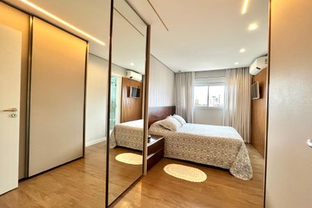 Apartamento para alugar com 135m², 3 quartos e 3 vagas Apartamento para alugar com 135m², 3 quartos e 3 vagasCloset da Suíte 1