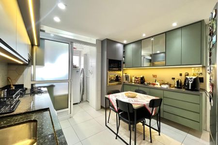 Apartamento para alugar com 135m², 3 quartos e 3 vagas Apartamento para alugar com 135m², 3 quartos e 3 vagasCozinha