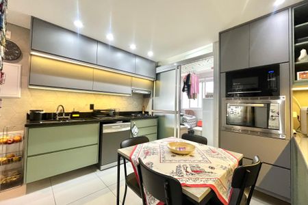 Apartamento para alugar com 135m², 3 quartos e 3 vagas Apartamento para alugar com 135m², 3 quartos e 3 vagasCozinha