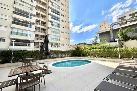 Apartamento para alugar com 135m², 3 quartos e 3 vagas Apartamento para alugar com 135m², 3 quartos e 3 vagasÁrea comum - Piscina