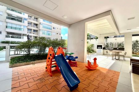 Apartamento para alugar com 135m², 3 quartos e 3 vagas Apartamento para alugar com 135m², 3 quartos e 3 vagasÁrea comum - Playground