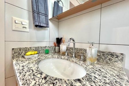 Apartamento para alugar com 135m², 3 quartos e 3 vagas Apartamento para alugar com 135m², 3 quartos e 3 vagasBanheiro da Suíte 2