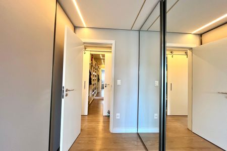 Apartamento para alugar com 135m², 3 quartos e 3 vagas Apartamento para alugar com 135m², 3 quartos e 3 vagasCloset da Suíte 1