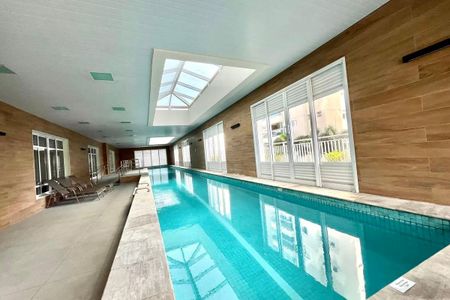 Apartamento para alugar com 135m², 3 quartos e 3 vagas Apartamento para alugar com 135m², 3 quartos e 3 vagasÁrea comum - Piscina