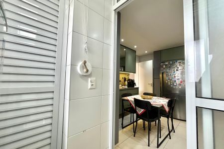 Apartamento para alugar com 135m², 3 quartos e 3 vagas Apartamento para alugar com 135m², 3 quartos e 3 vagasÁrea de Serviço