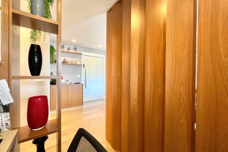 Apartamento para alugar com 135m², 3 quartos e 3 vagas Apartamento para alugar com 135m², 3 quartos e 3 vagasEscritório