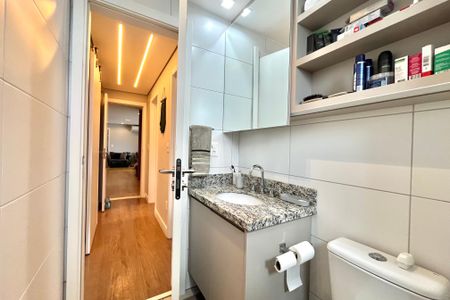 Apartamento para alugar com 135m², 3 quartos e 3 vagas Apartamento para alugar com 135m², 3 quartos e 3 vagasBanheiro Corredor