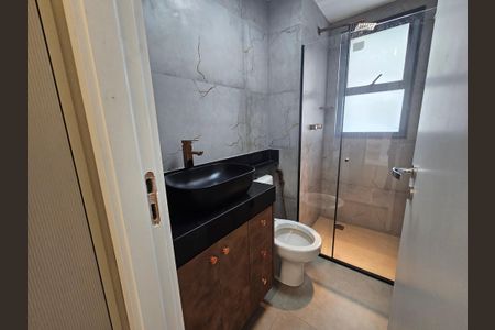 Apartamento para alugar com 71m², 2 quartos e 1 vaga Apartamento para alugar com 71m², 2 quartos e 1 vagaBanheiro da Suíte 2