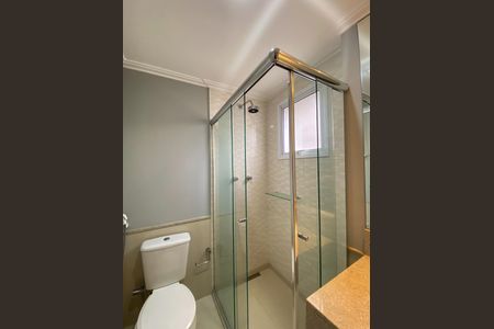 Apartamento à venda com 71m², 2 quartos e 2 vagasBanheiro da Suíte