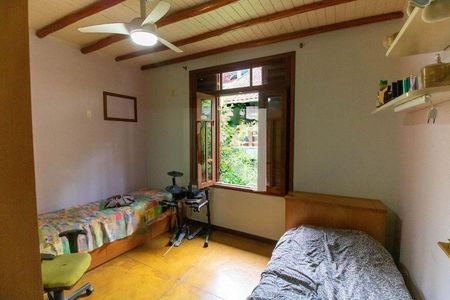 Casa à venda com 329m², 4 quartos e 2 vagas