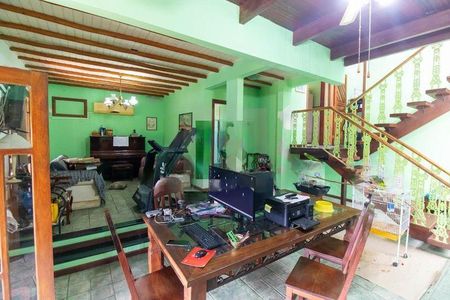 Casa à venda com 329m², 4 quartos e 2 vagas