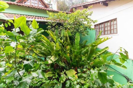 Casa à venda com 329m², 4 quartos e 2 vagas