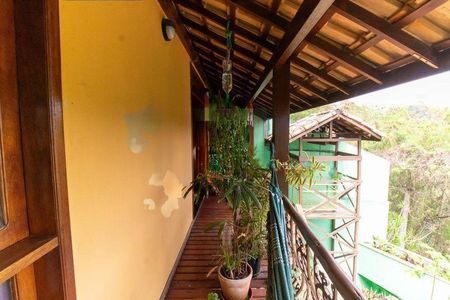 Casa à venda com 329m², 4 quartos e 2 vagas