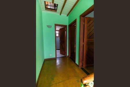 Casa à venda com 329m², 4 quartos e 2 vagas