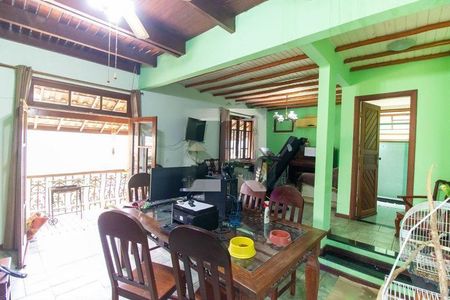 Casa à venda com 4 quartos, 329m² em Vila Progresso, Niterói