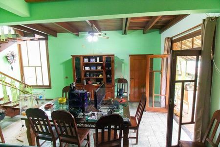 Casa à venda com 4 quartos, 329m² em Vila Progresso, Niterói