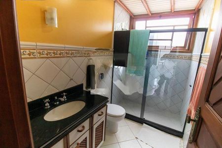 Casa à venda com 329m², 4 quartos e 2 vagas